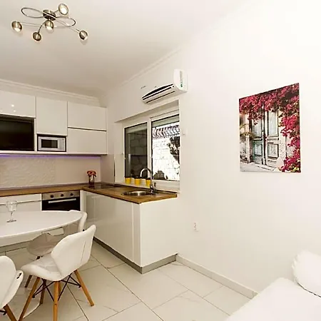 Апартаменти With Amazing Sea View